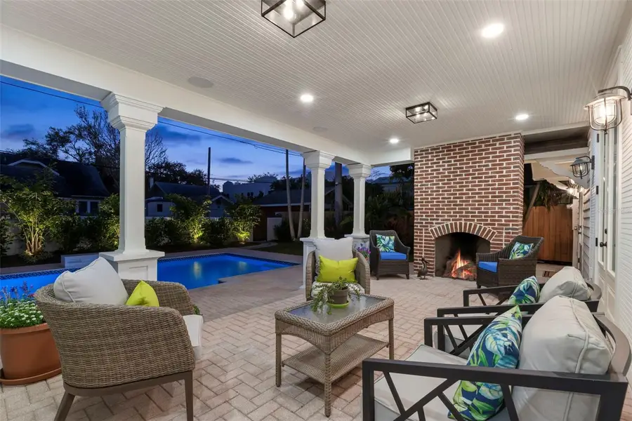 346 16th Avenue Ne, Saint Petersburg, FL 33704 - Image #3