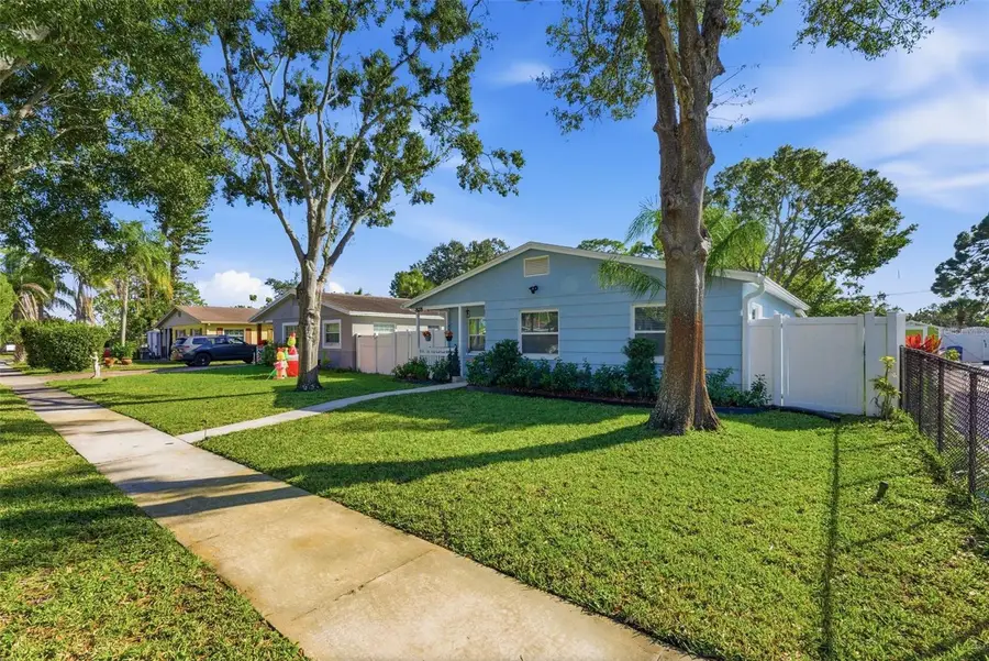 828 89th Avenue N, Saint Petersburg, FL 33702 - Image #2