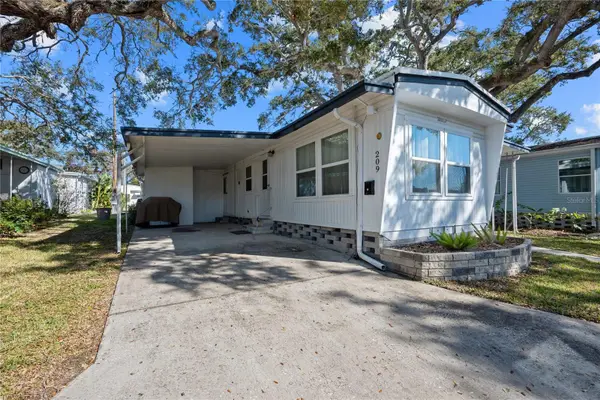 585 Sky Harbor Drive #209, CLEARWATER, FL 33759