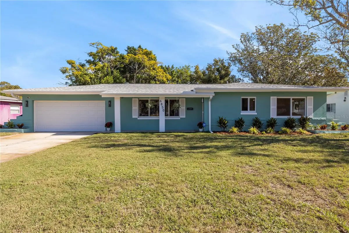 6850 7th Street S, Saint Petersburg, FL 33705 - Image #1