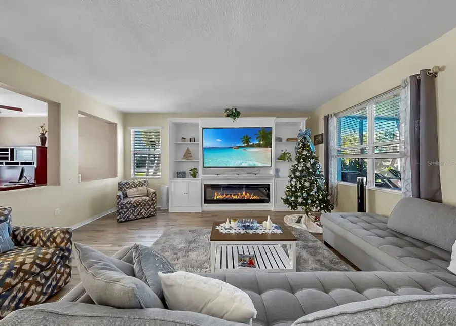 5457 Sandy Shell Drive, Apollo Beach, FL 33572 - Image #2