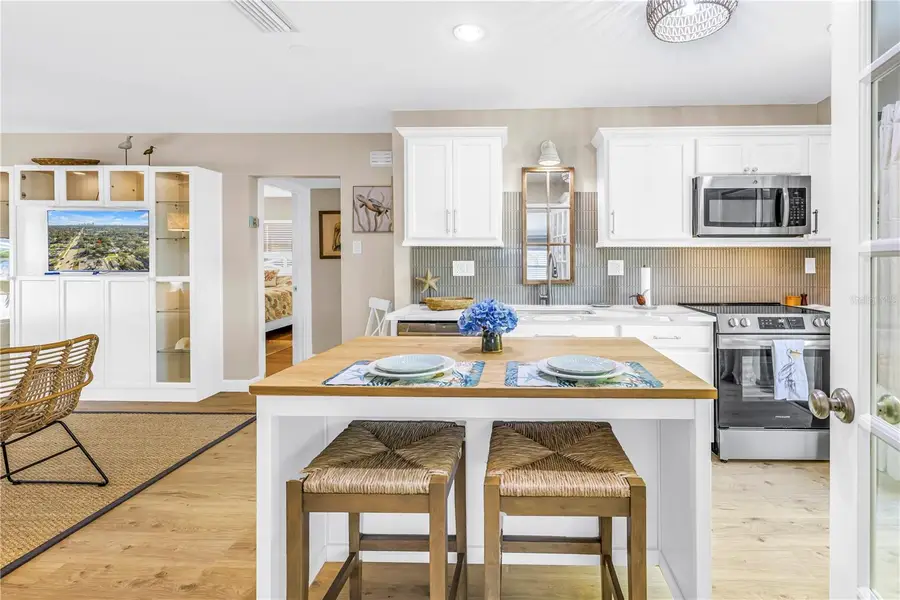 121 43rd Avenue N, Saint Petersburg, FL 33703 - Image #3