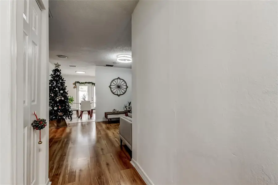 4729 E Serena Drive, Tampa, FL 33617 - Image #3