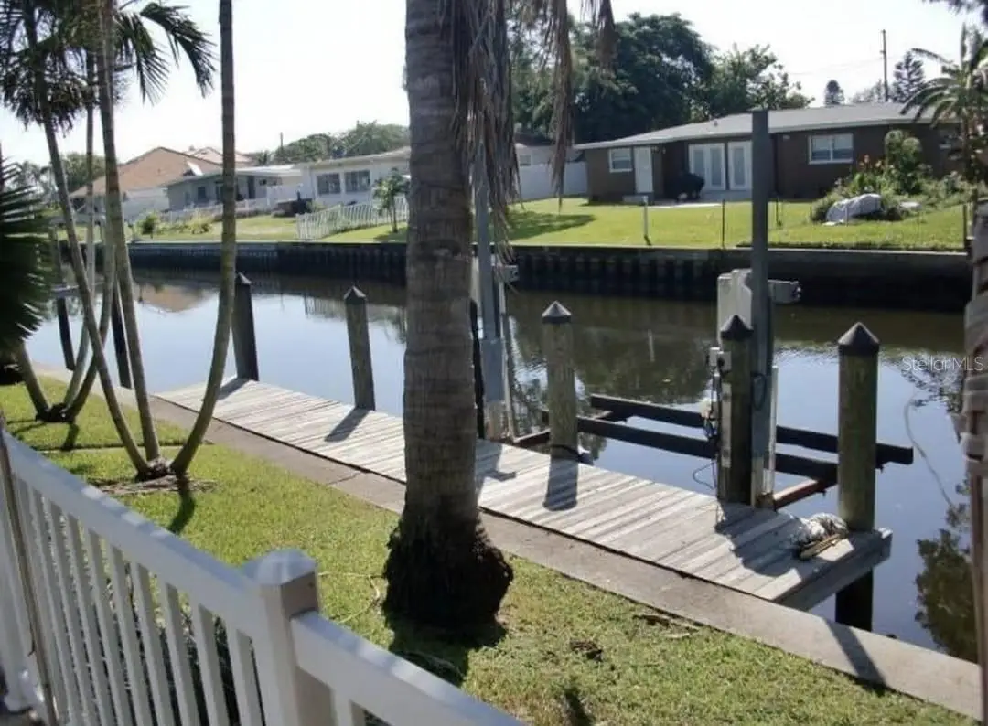 9570 Sun Isle Drive Ne, Saint Petersburg, FL 33702 - Image #1