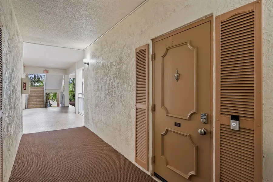 1860 Massachusetts Avenue Ne #206, Saint Petersburg, FL 33703 - Image #3