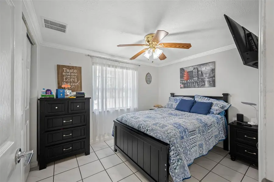 9127 Sandcroft Court, Tampa, FL 33615 - Image #2