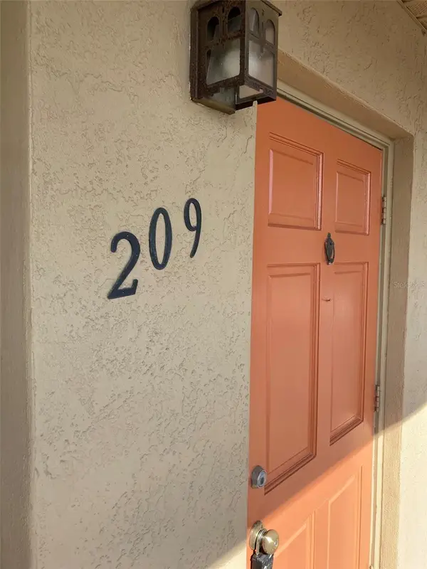 5925 Terrace Park Drive N #209, ST PETERSBURG, FL 33709