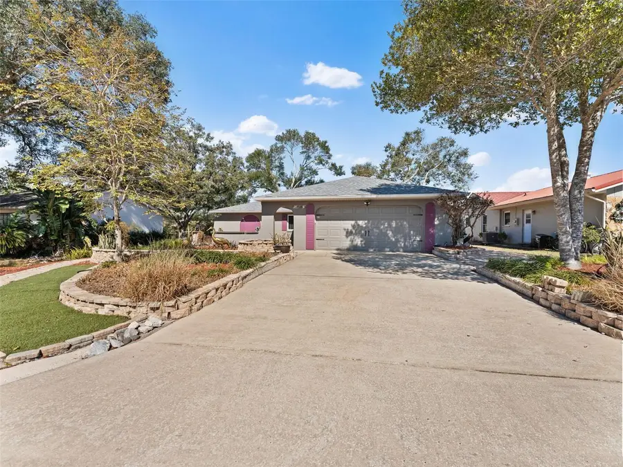 7118 Lexington Circle, Brooksville, FL 34602 - Image #2