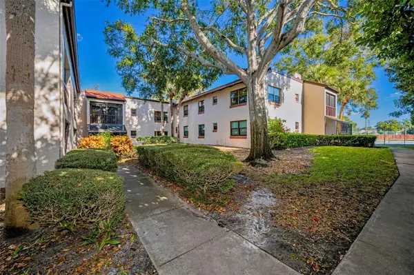 2971 Estancia Boulevard #418, CLEARWATER, FL 33761