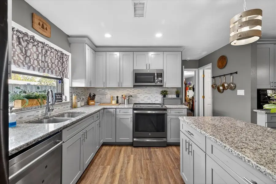 8021 Cedar Run Drive, Port Richey, FL 34668 - Image #2