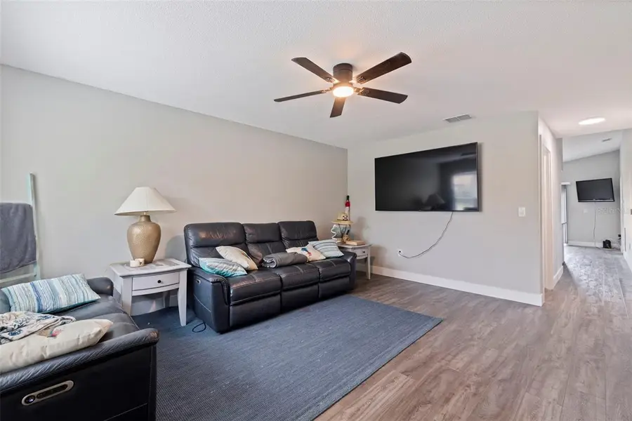 935 47th Avenue N, Saint Petersburg, FL 33703 - Image #3