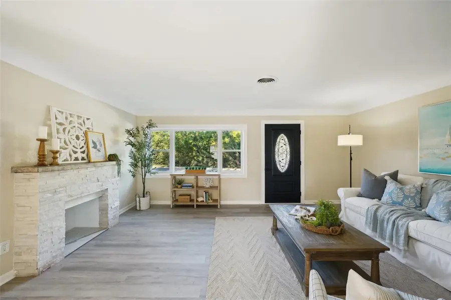 2320 E Harbor Drive S, Saint Petersburg, FL 33705 - Image #2