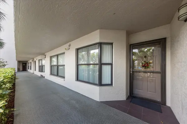 1316 Pasadena Avenue S #104, SOUTH PASADENA, FL 33707