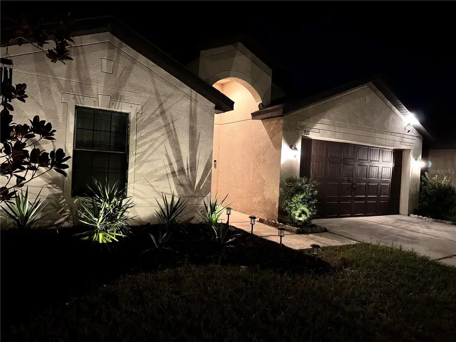 921 Wynnmere Walk Avenue, Ruskin, FL 33570 - Image #2