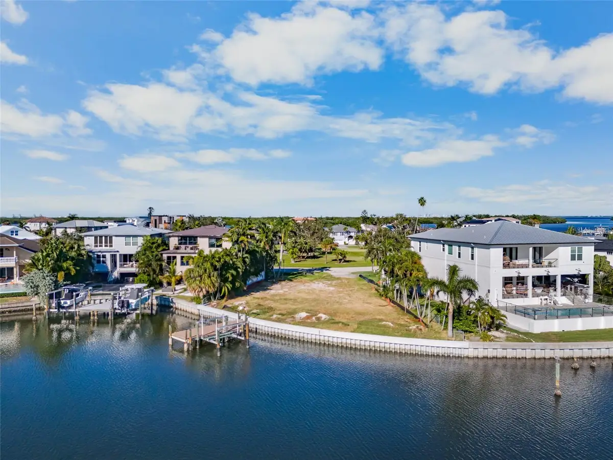 1918 Arrowhead Drive Ne, Saint Petersburg, FL 33703 - Image #1