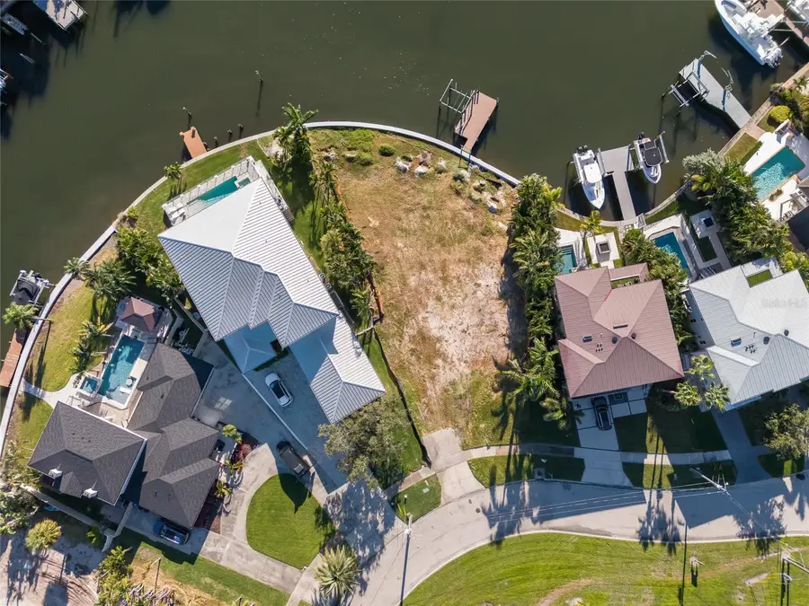 1918 Arrowhead Drive Ne, Saint Petersburg, FL 33703 - Image #2