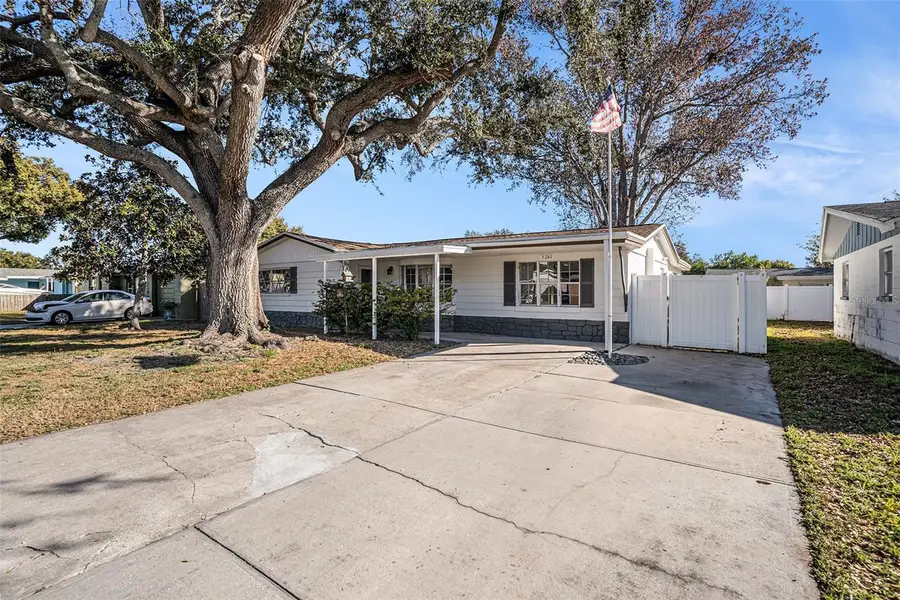 3240 Columbus Drive, Holiday, FL 34691 - Image #2