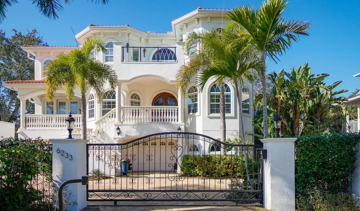 6233 Bayshore Boulevard, Tampa, FL 33611 - Image #1