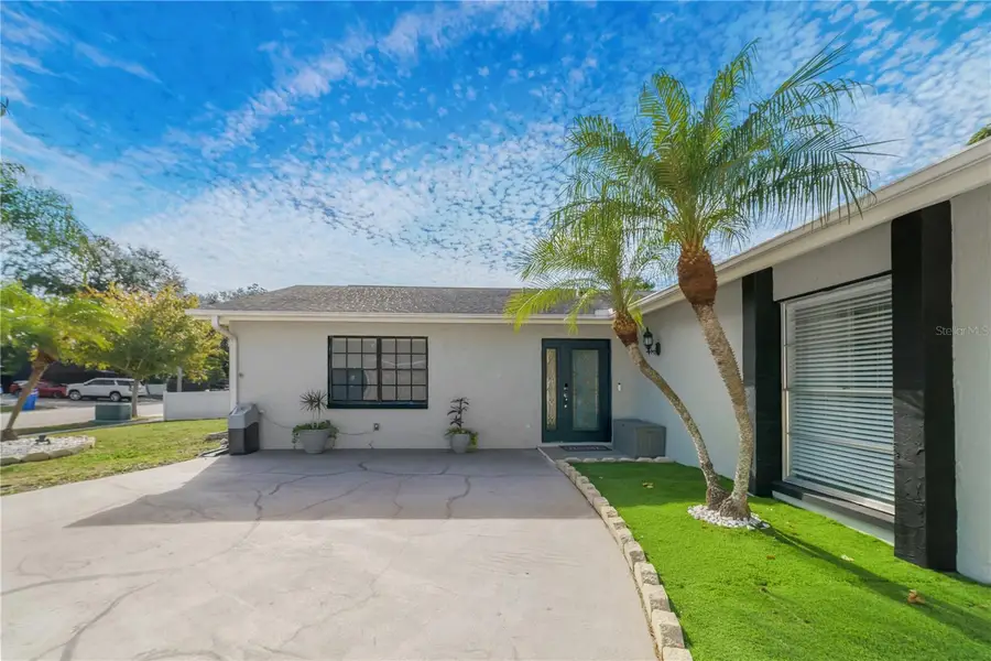 8204 Kirkwood Drive, Tampa, FL 33634 - Image #2