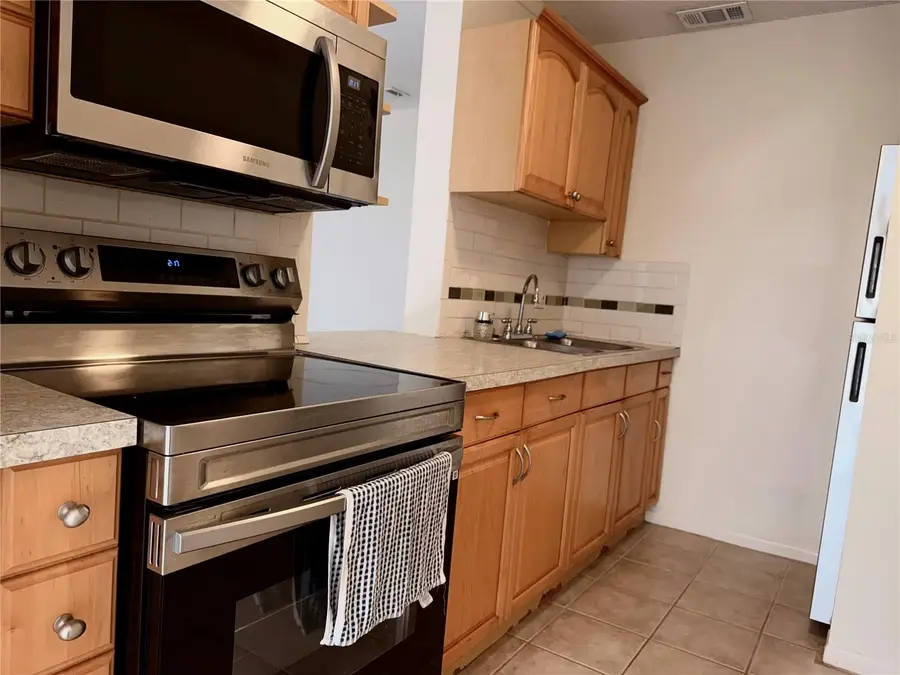 284 115th Avenue N #3, Saint Petersburg, FL 33716 - Image #3