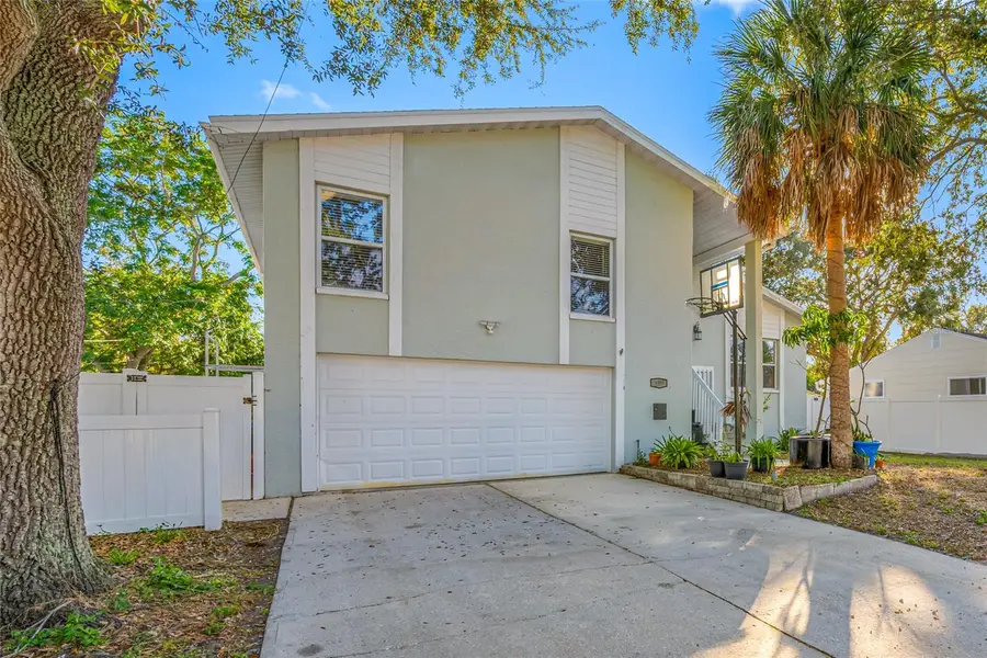 756 61st Avenue Ne, Saint Petersburg, FL 33703 - Image #2