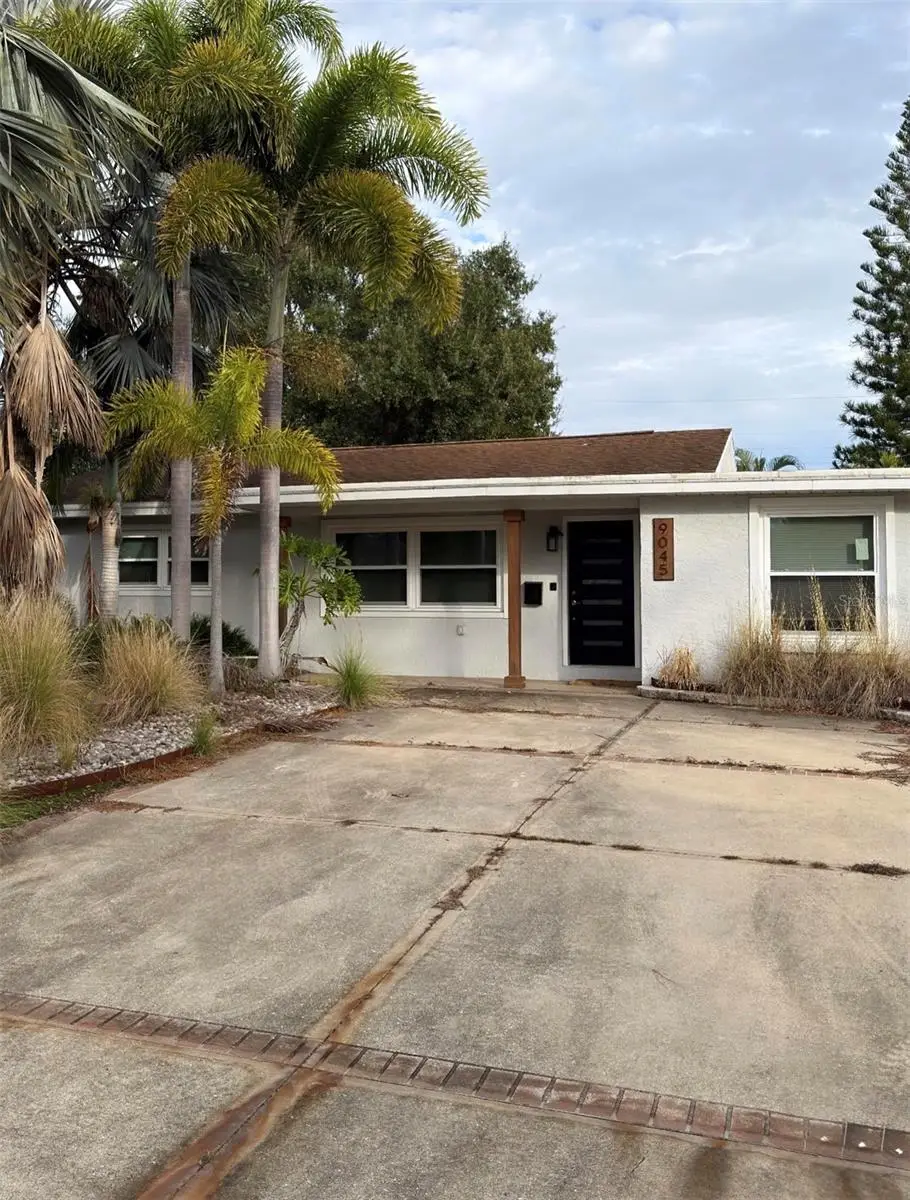 9045 3rd St N, Saint Petersburg, FL 33702 - #1