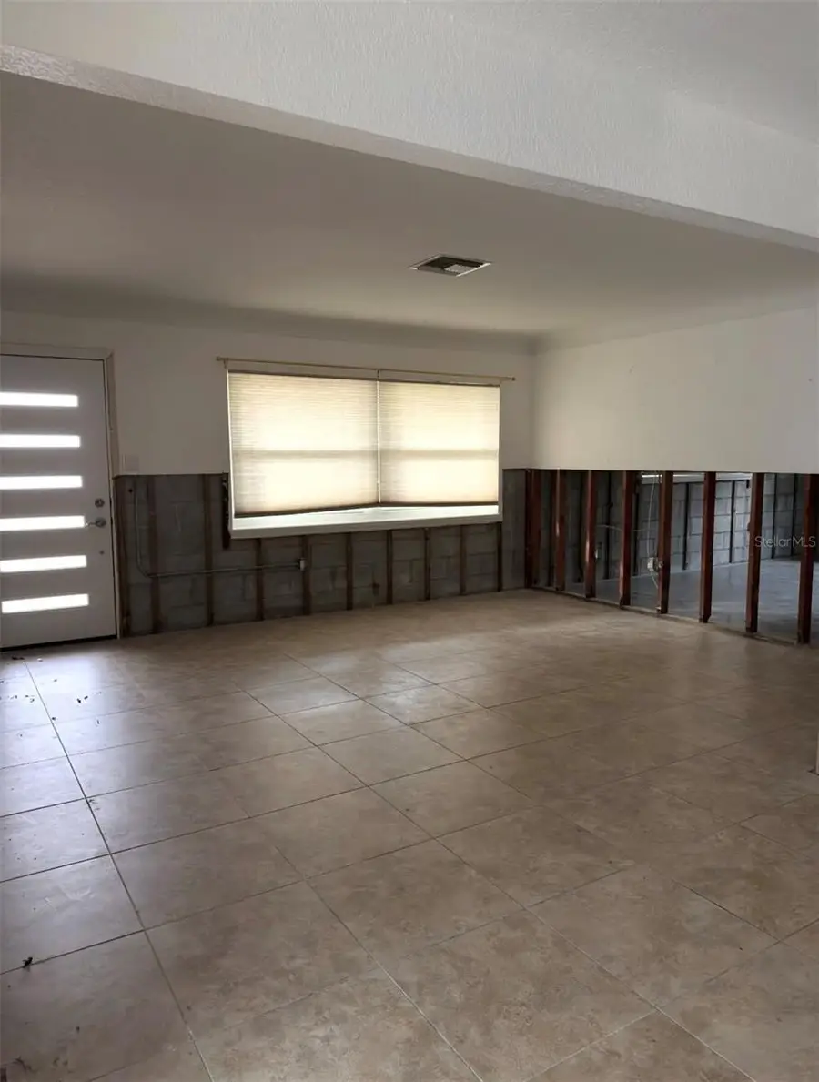 9045 3rd St N, Saint Petersburg, FL 33702 - #3