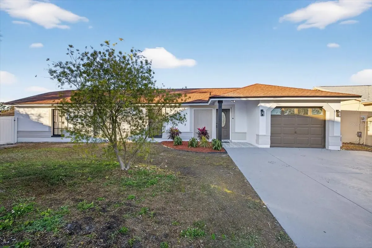 9501 Drakemill Court, Tampa, FL 33615 - Image #1