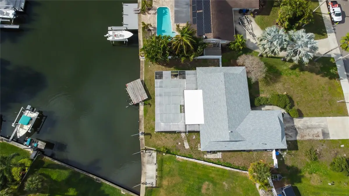 5116 Venetian Boulevard Ne, Saint Petersburg, FL 33703 - Image #1