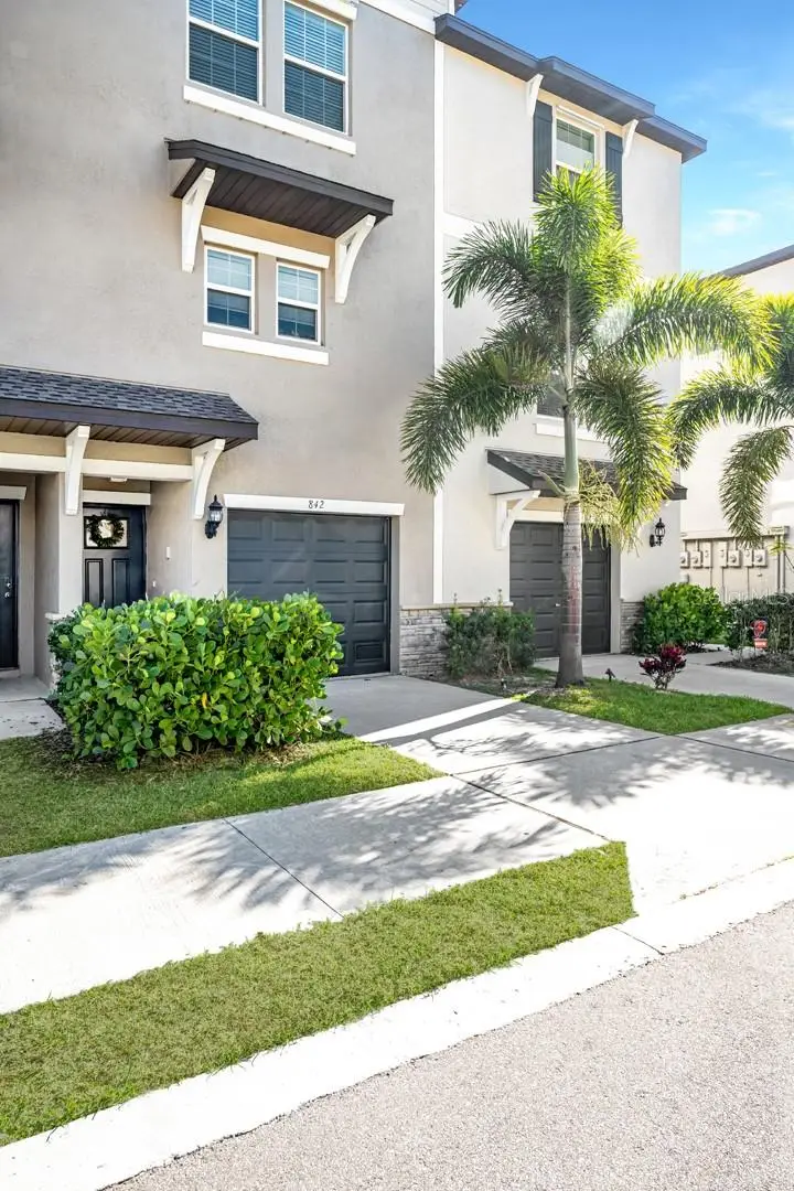 842 Tennyson Mill Circle, Tampa, FL 33619 - Image #2