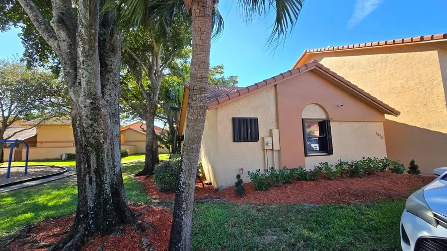 1025 SW 113th Terrace, Pembroke Pines, FL 33025 - Image #2
