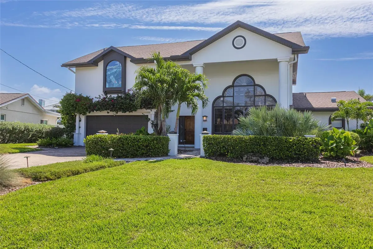 3901 13th Way Ne, Saint Petersburg, FL 33703 - Image #1