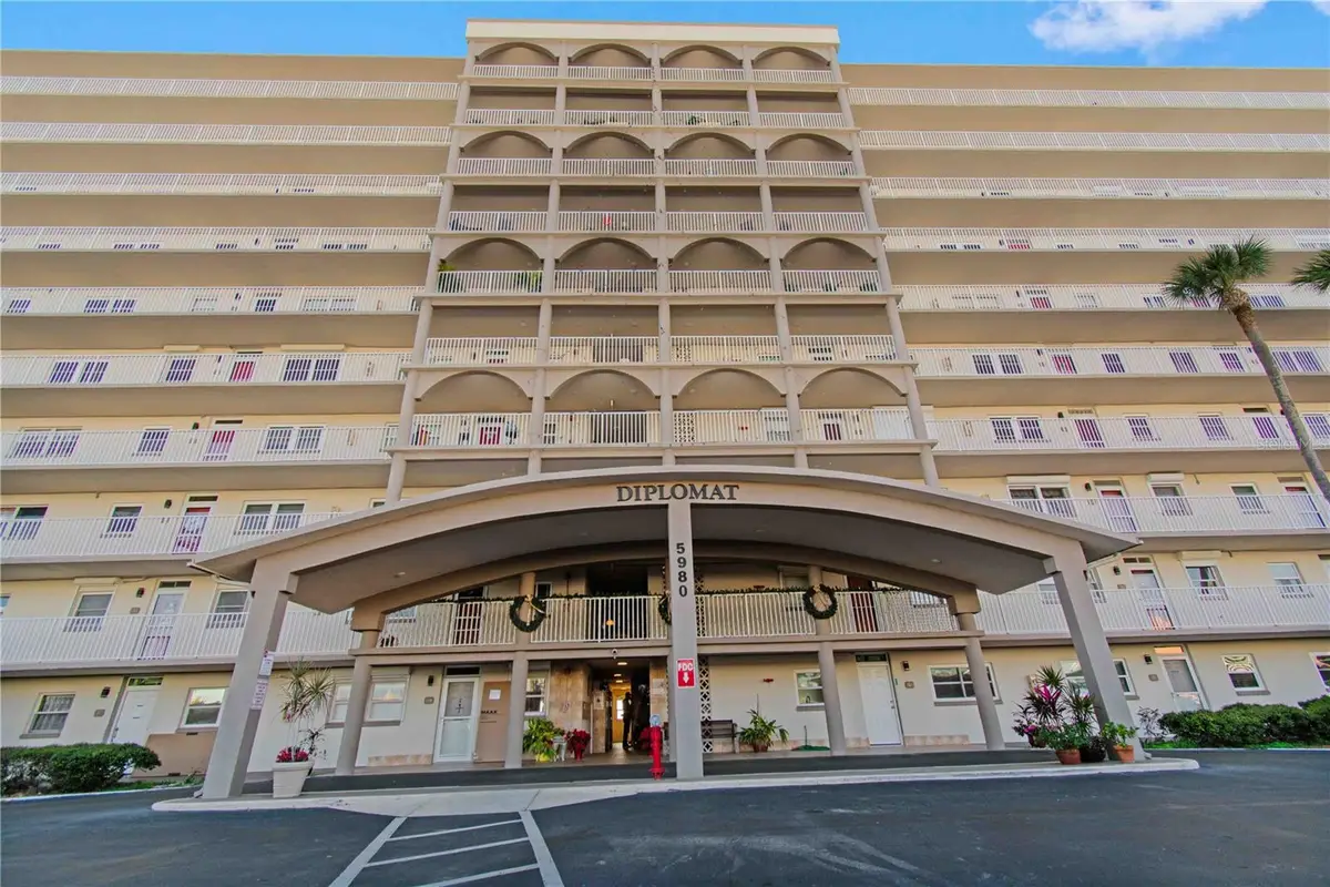 5980 Shore Boulevard S #701, Gulfport, FL 33707 - Image #1