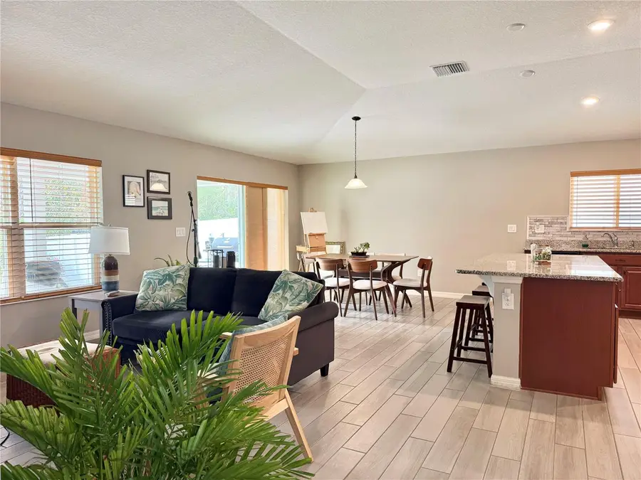 9231 Freedom Hill Drive, Seffner, FL 33584 - Image #2