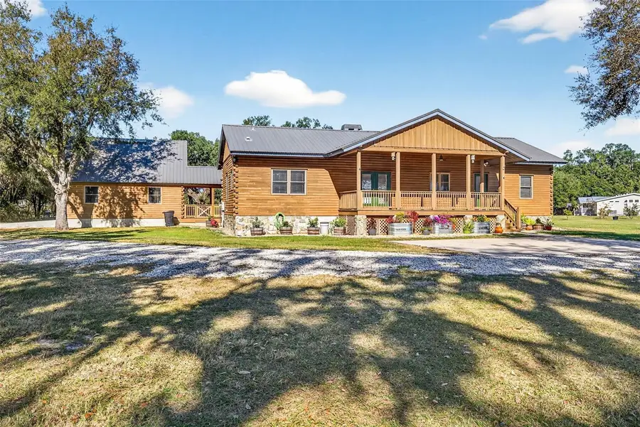 6750 Sutton Oaks Lane, Zephyrhills, FL 33541 - Image #2