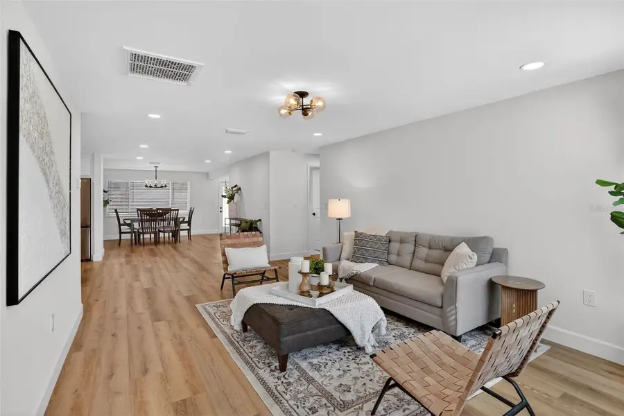 1735 Connecticut Avenue Ne, Saint Petersburg, FL 33703 - Image #3