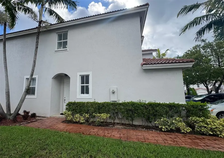 1041 Ne 208th St, Miami, FL 33179 - Image #2