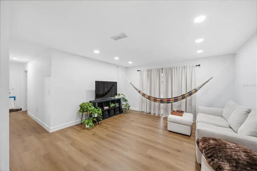 3705 SW 27th Street #913, Gainesville, FL 32608 - Image #3