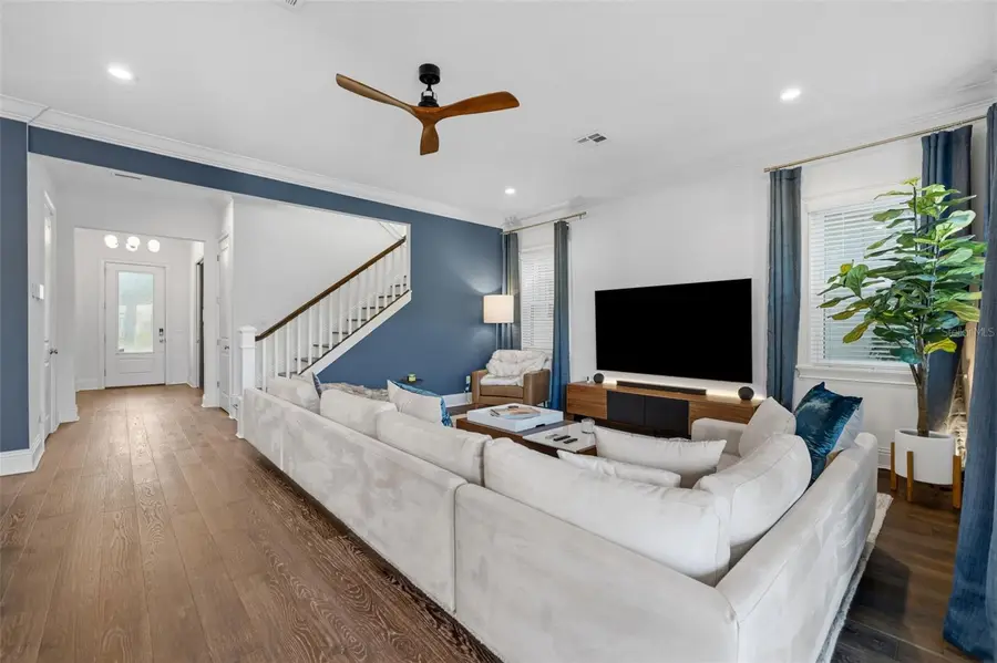 481 33rd Avenue N, Saint Petersburg, FL 33704 - #3