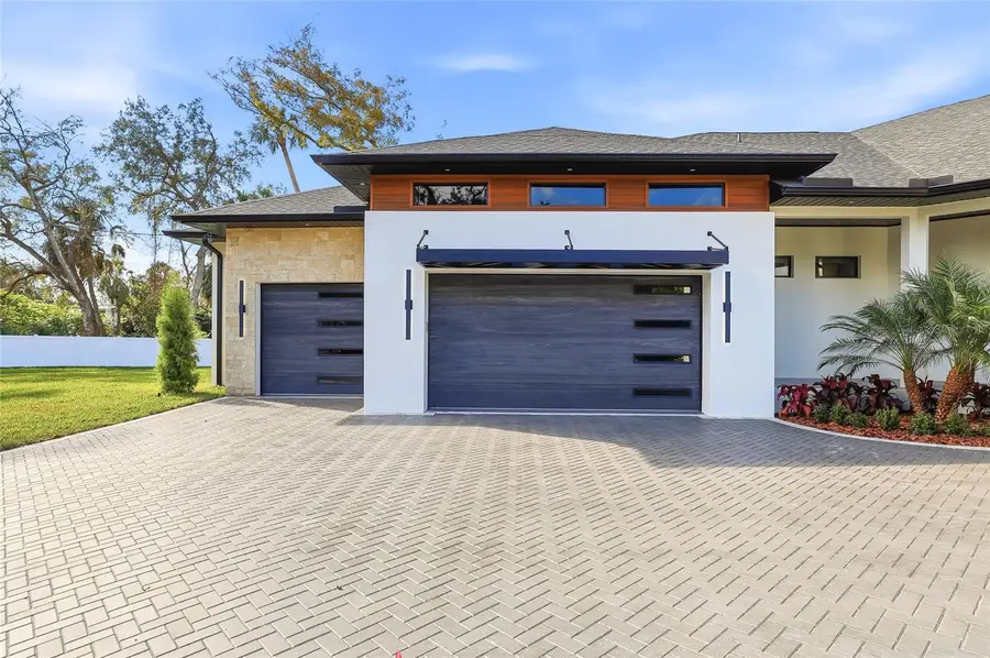 6802 E Creek Drive, Tampa, FL 33615 - Image #2