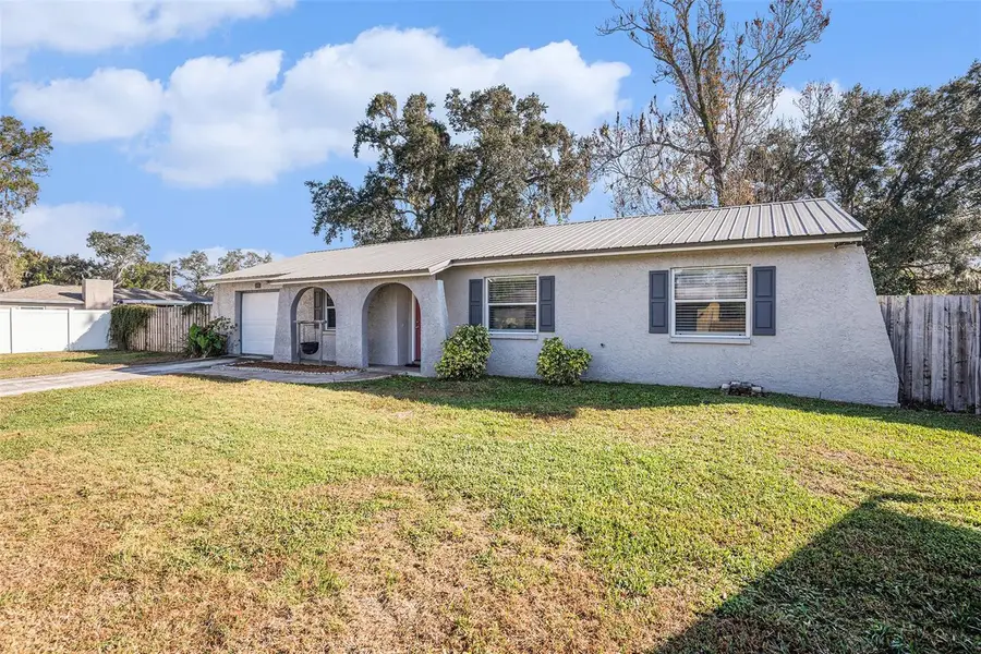 909 Silver Ridge Way, Valrico, FL 33594 - Image #2