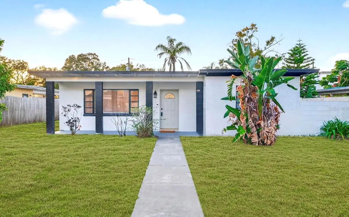 210 N Glen Avenue, Tampa, FL 33609 - Image #1