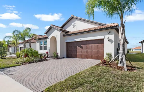 17221 Star Banks Street, WIMAUMA, FL 33598