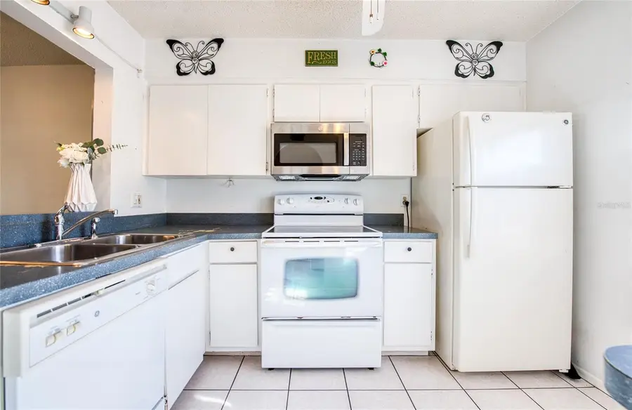 13811 Mission Oaks Boulevard #E, Seminole, FL 33776 - Image #3