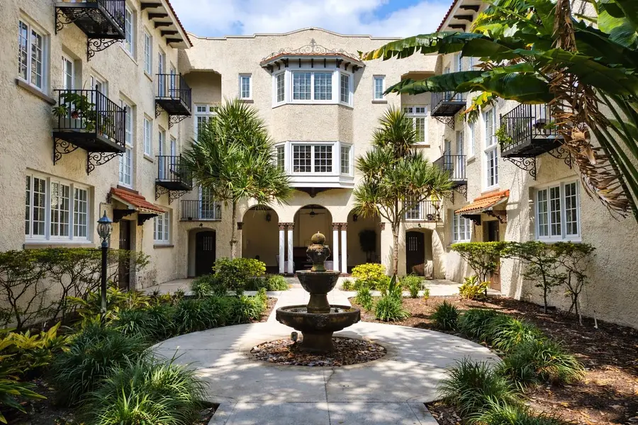 2117 W Dekle Avenue #H1, Tampa, FL 33606 - Image #2