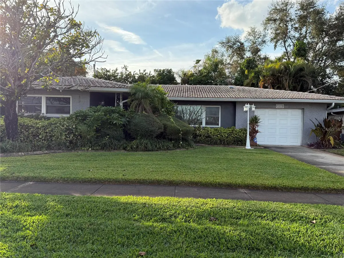 566 E Park Drive, Largo, FL 33771 - Image #1