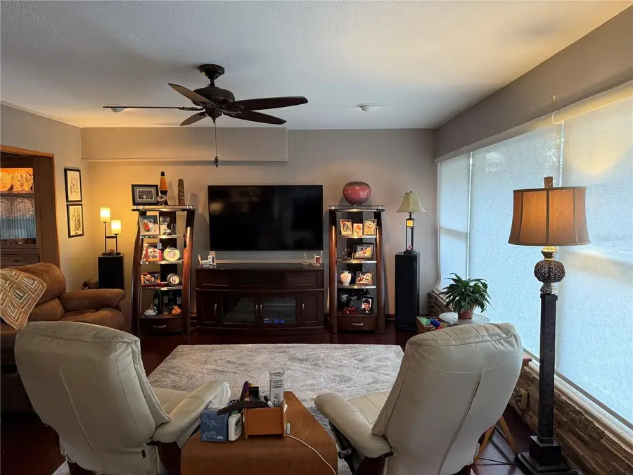 566 E Park Drive, Largo, FL 33771 - Image #2