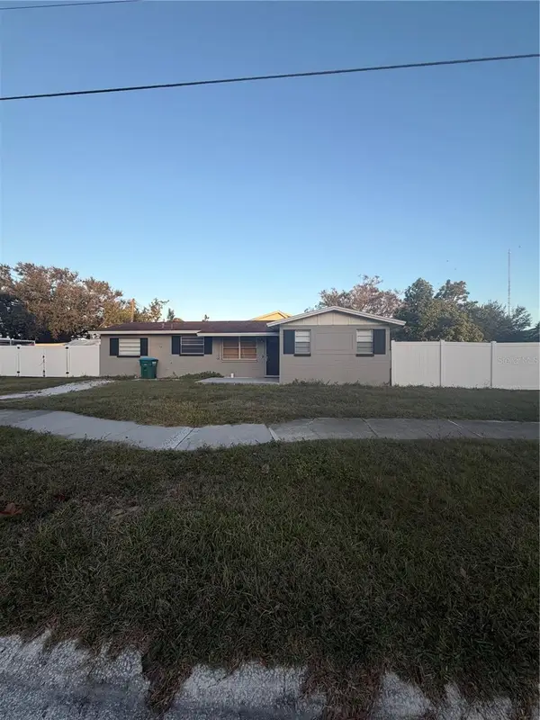 8701 94th Street, SEMINOLE, FL 33777