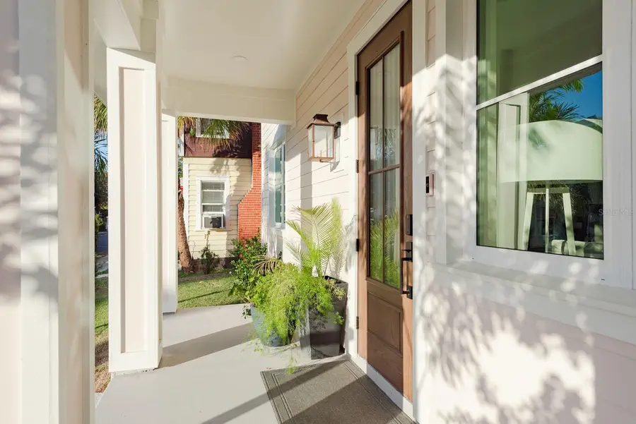 927 6th Street N, Saint Petersburg, FL 33701 - #2