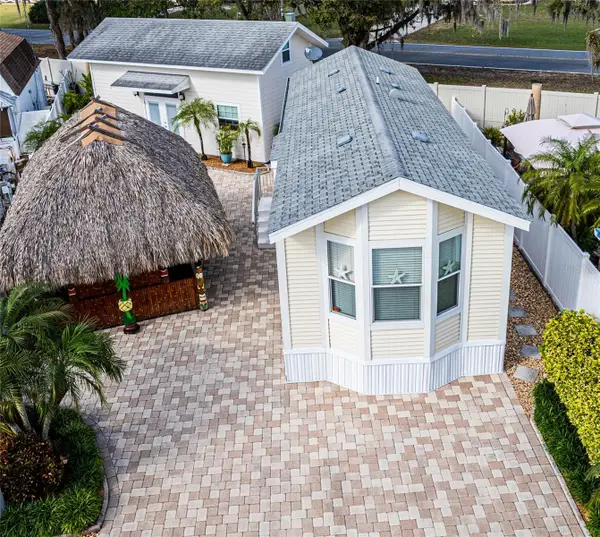 20300 Leonard Road #33, LUTZ, FL 33558